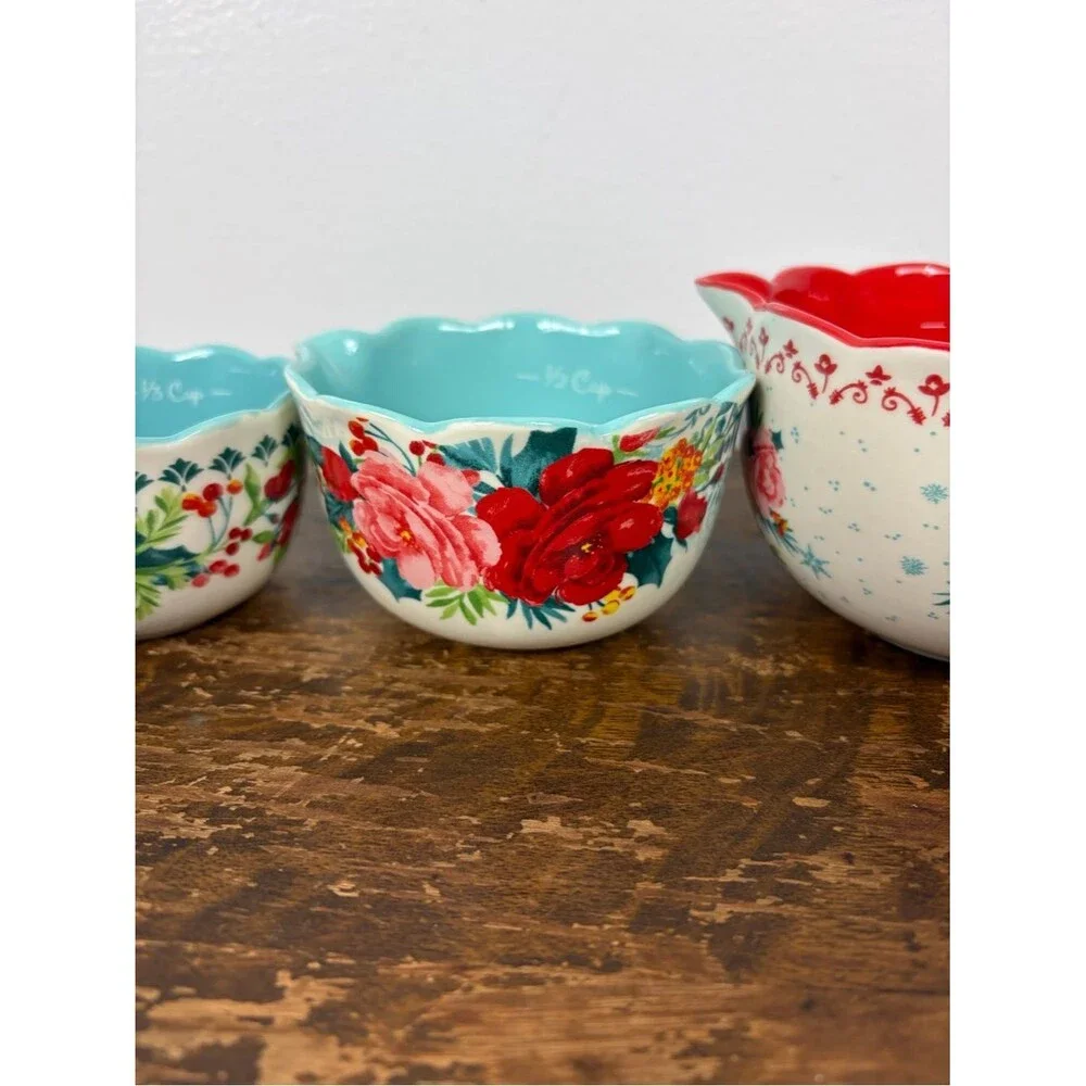 The Pioneer Woman Cheerful rose floral ceramic measuring cup set